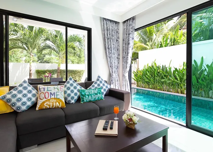 Villa White Pool